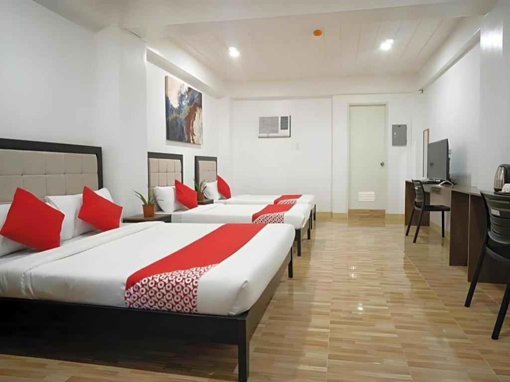 Oyo 150 Davao Airport View Hotel Esterno foto